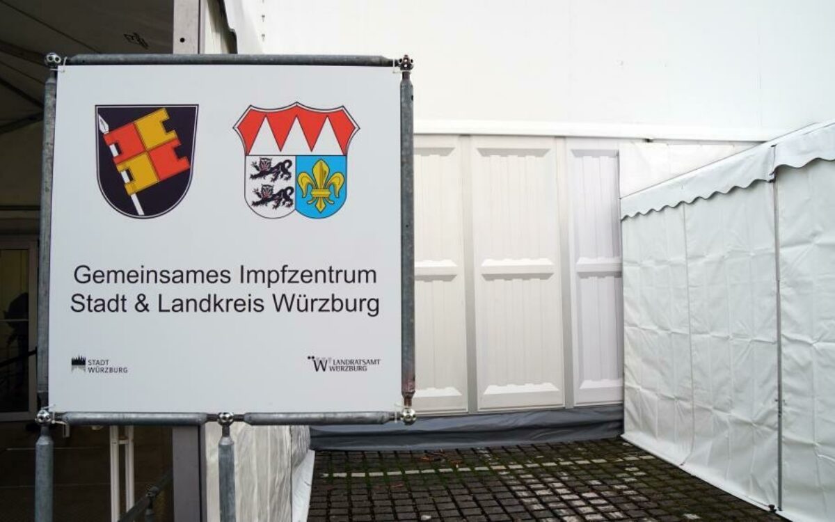 1613393458impfzentrum wrrzburg schild 16 12 2020 1613393458impfzentrum wrrzburg schild 16 12 2020